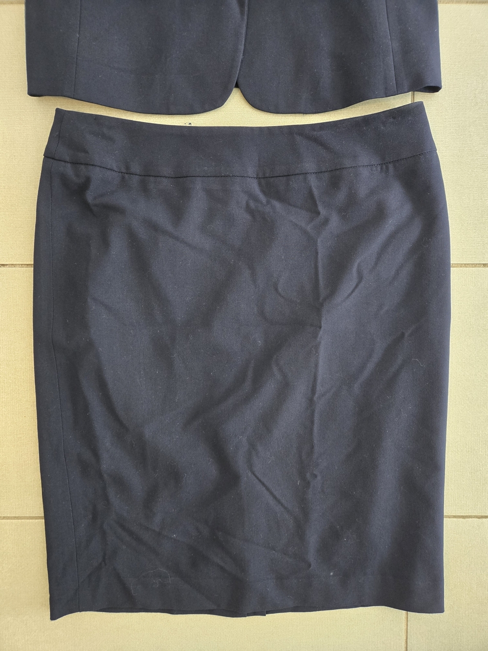 NINE WEST NAVY BLUE POLYESTER BLEND SUIT - Skirt & Blazer - SIZE 8 - Picture 6 of 13